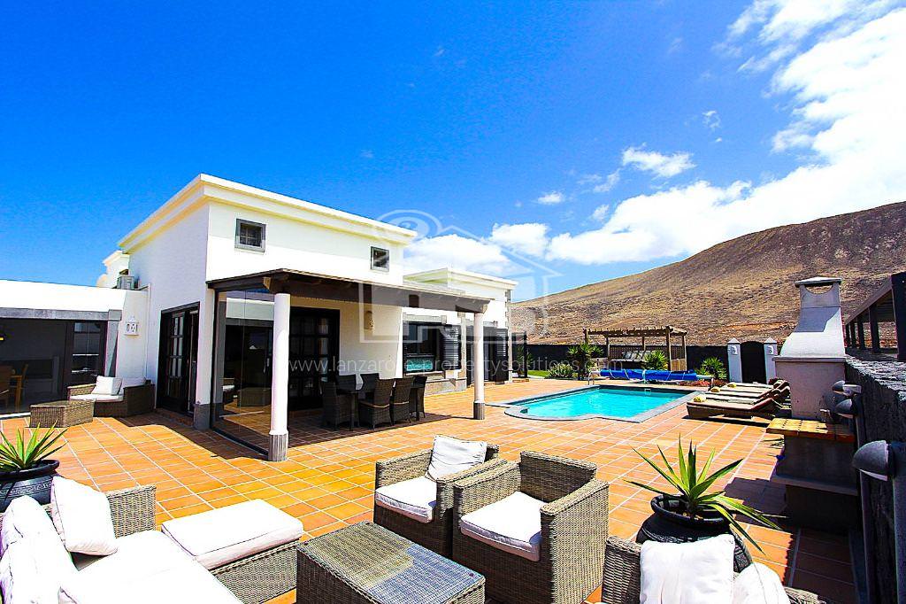 3 Bedroom Villa for sale in Playa Blanca Lanzarote Property for Sale